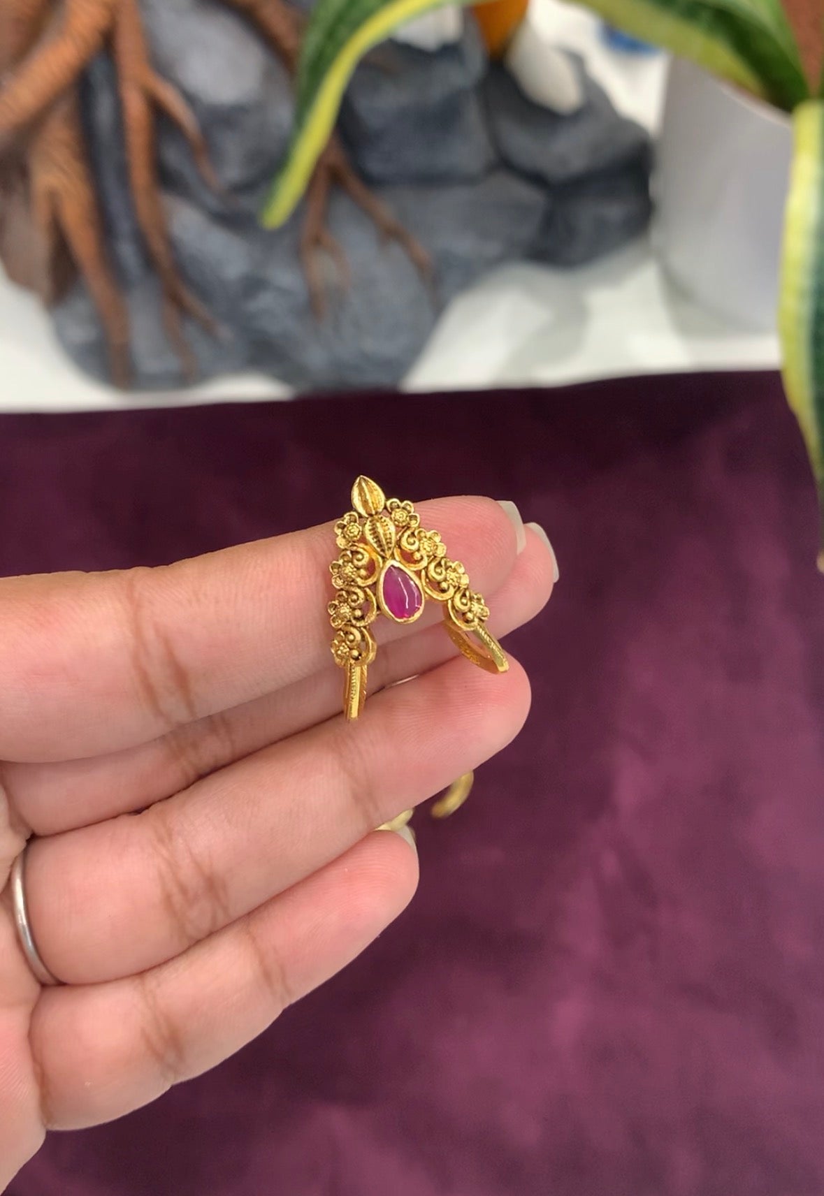 Beautiful Red Stone Vanki Ring