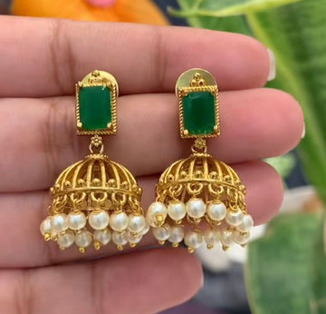 Beautiful GreenStone Jumkies with Pushback