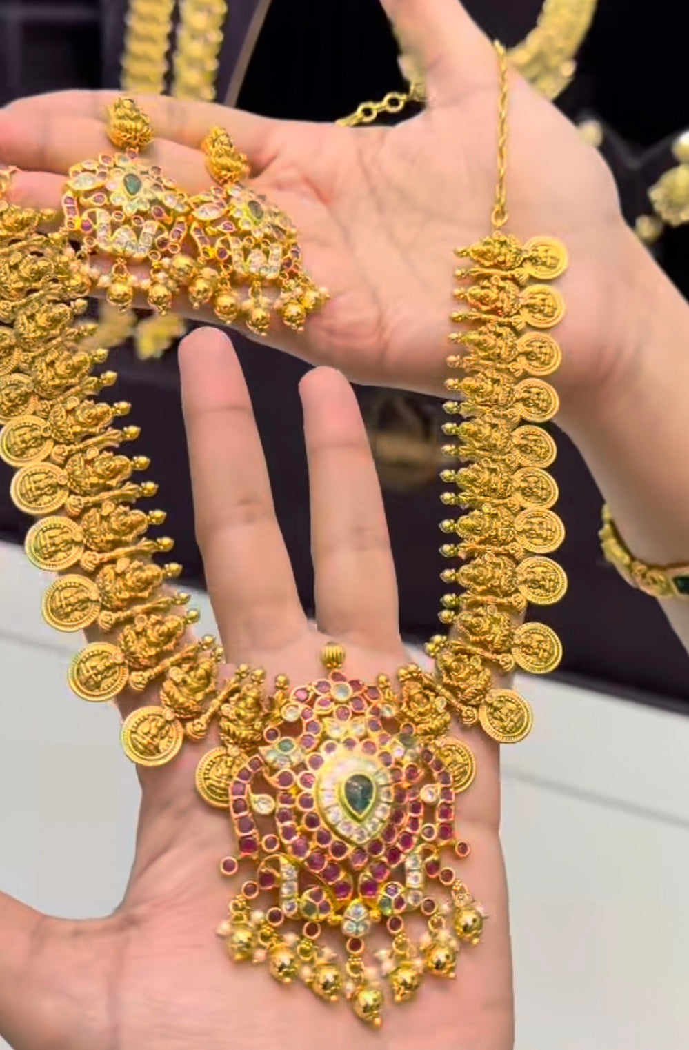 Beautiful Pota Stone Kasu Necklace without GodMotive & Back Adjustable Rings