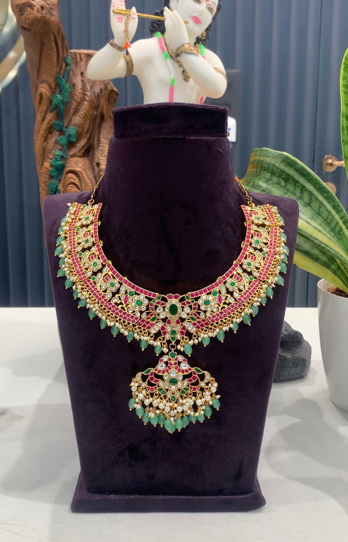 Beautiful jadav necklace