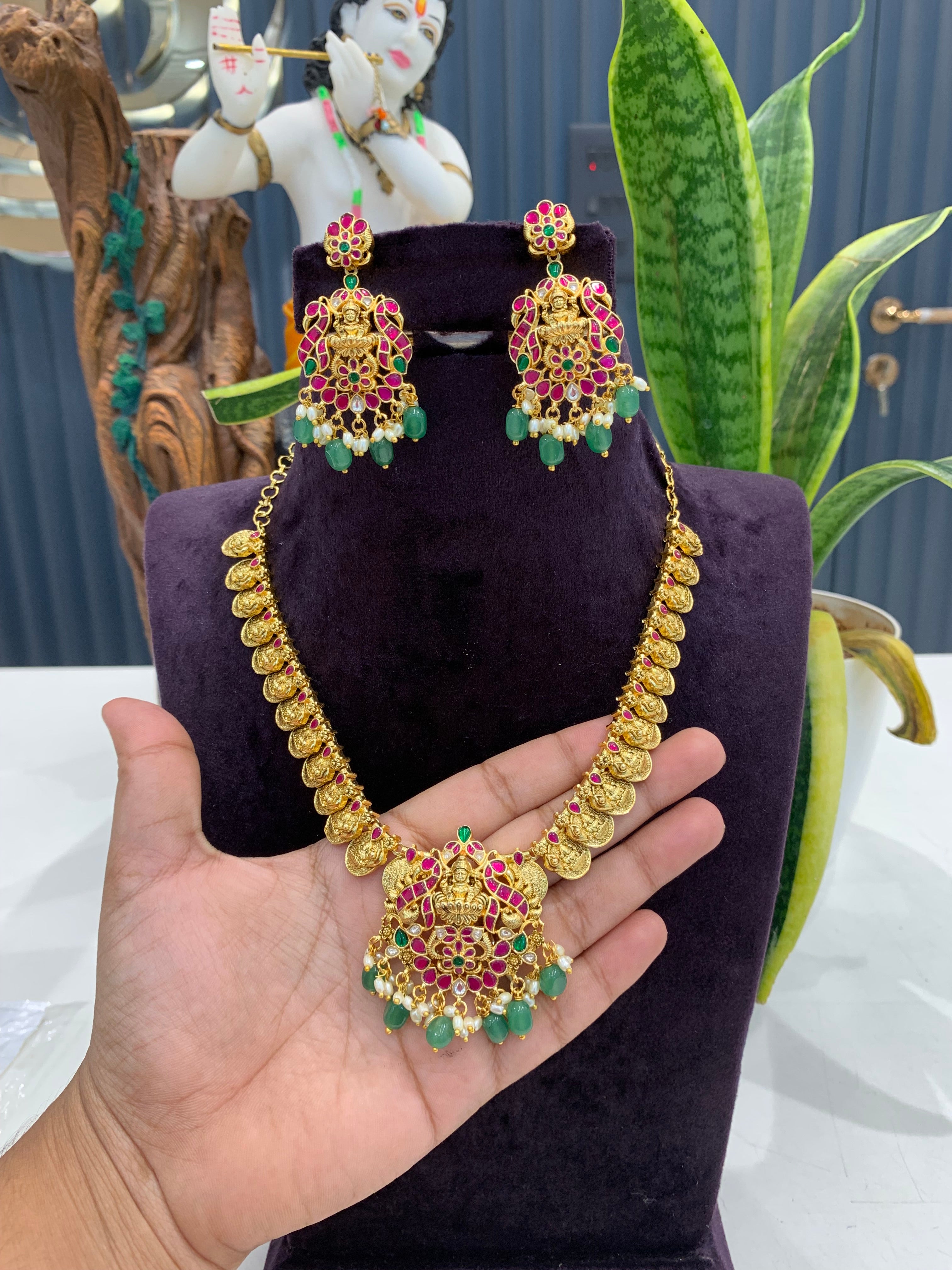 Beautiful jadav kasula necklace