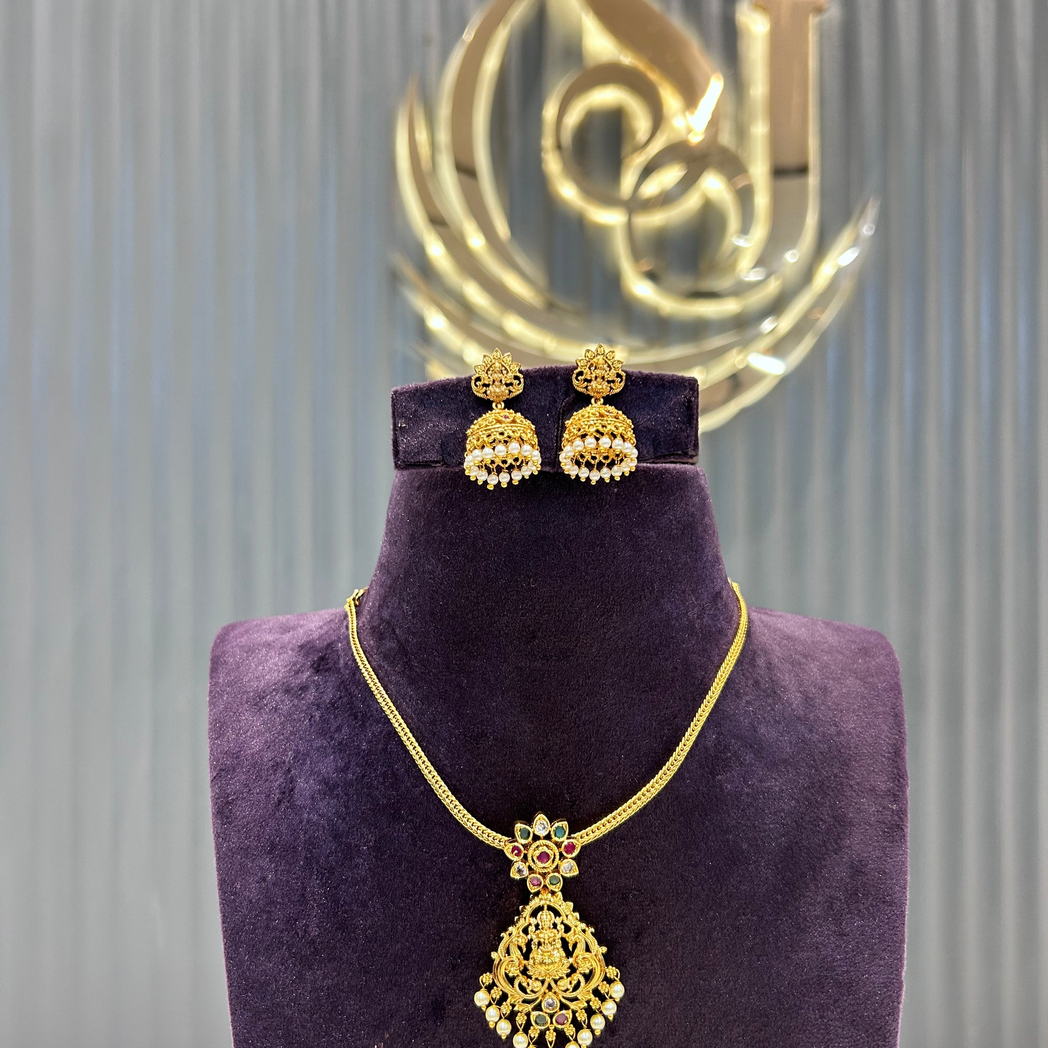 Trendy chain necklace