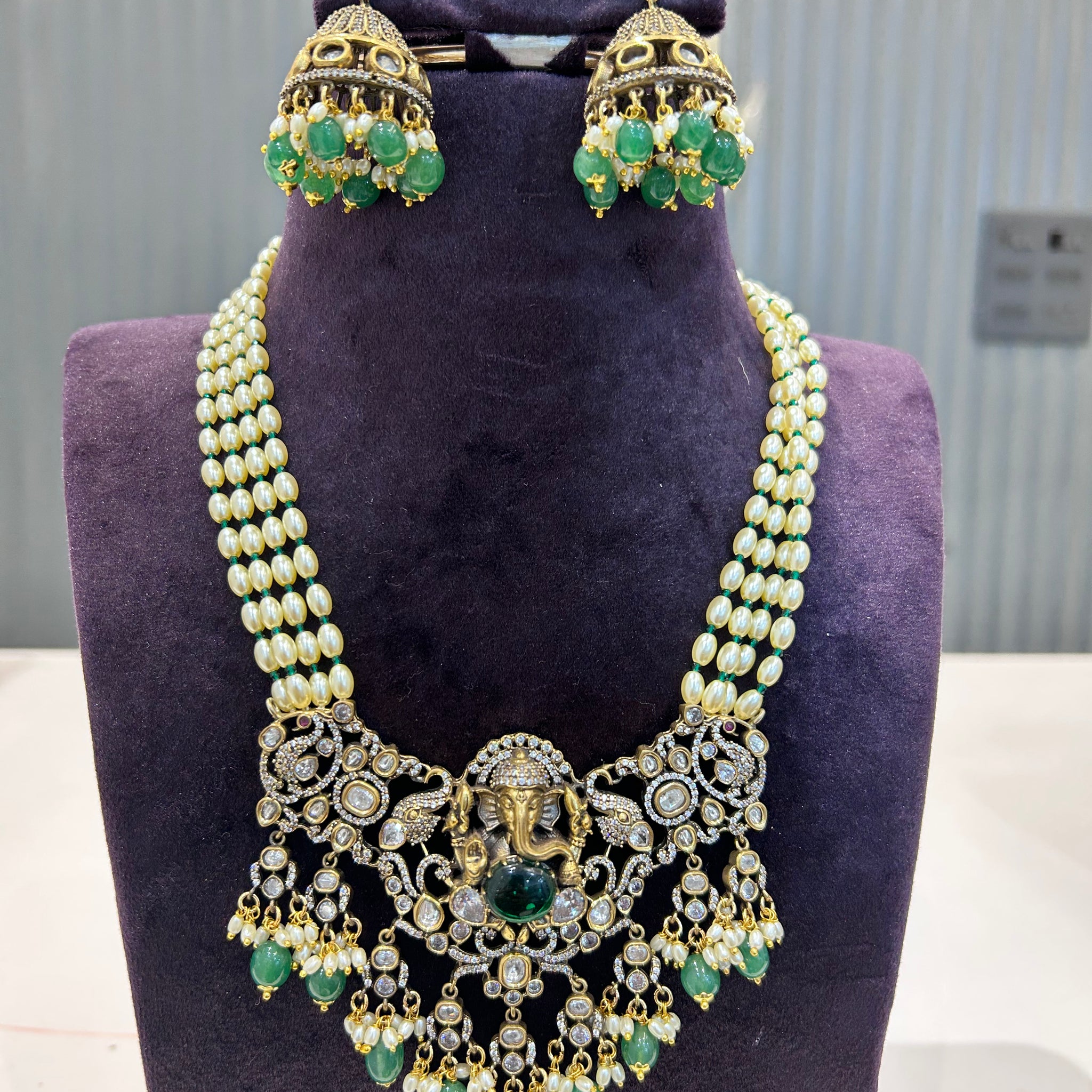 Beautiful Vinayaka pendent set