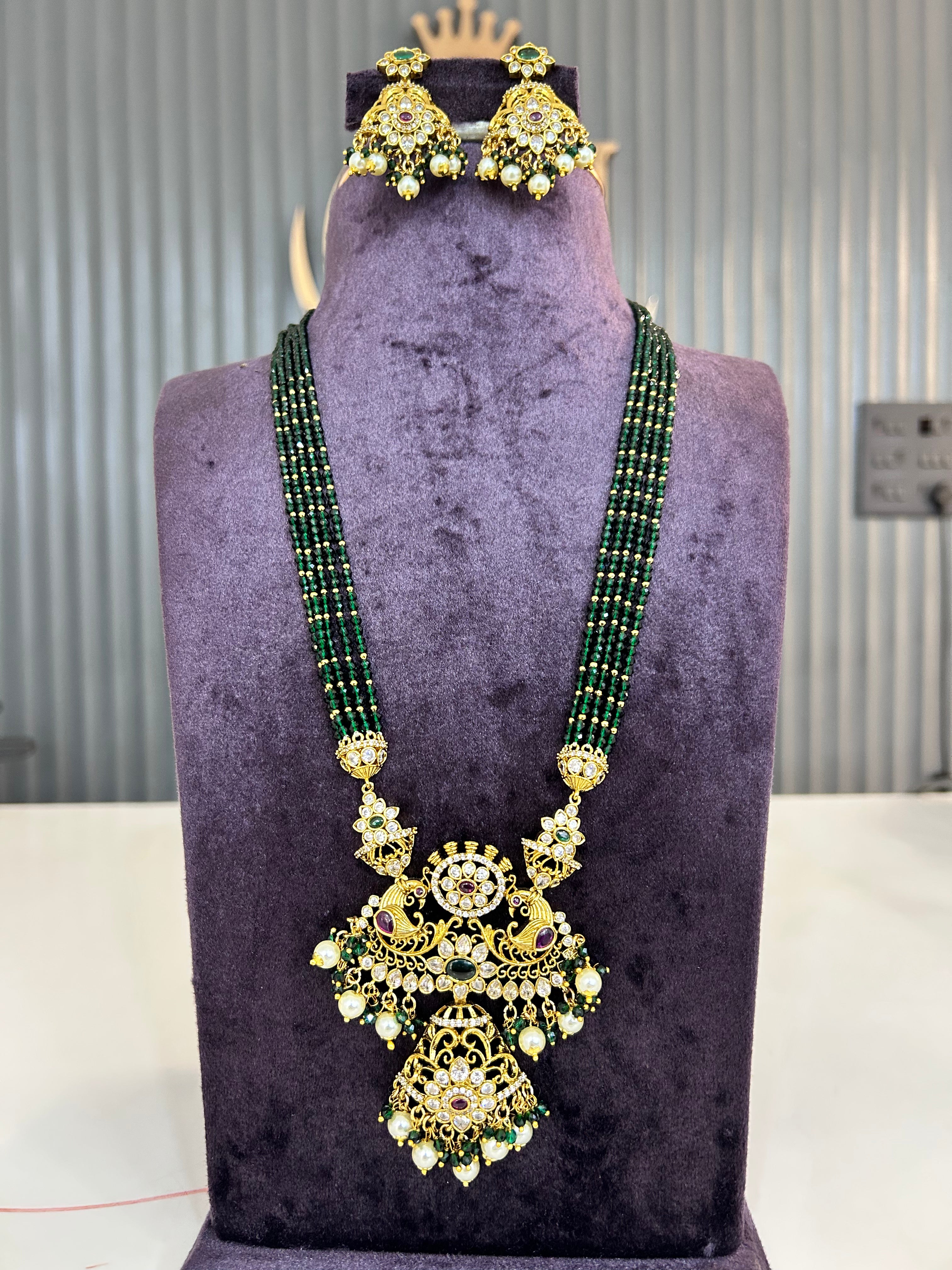 Beautiful Green spinals set with earrings