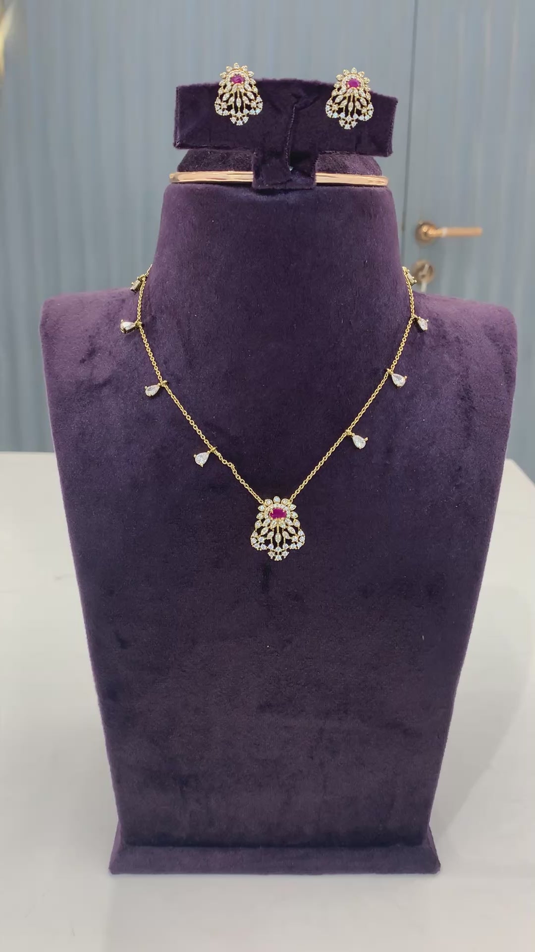 Diamond replica set