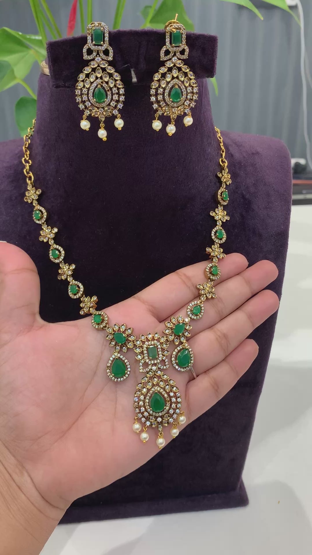 Beautiful mehandhi polish necklace