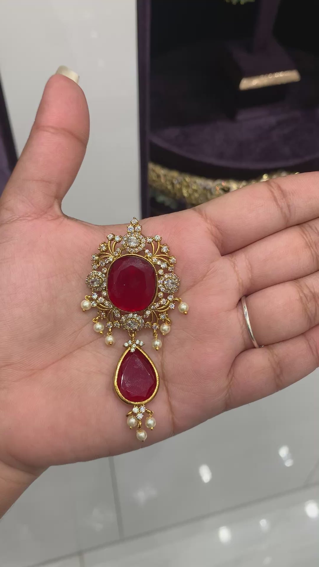 Beautiful premium locket with back hook