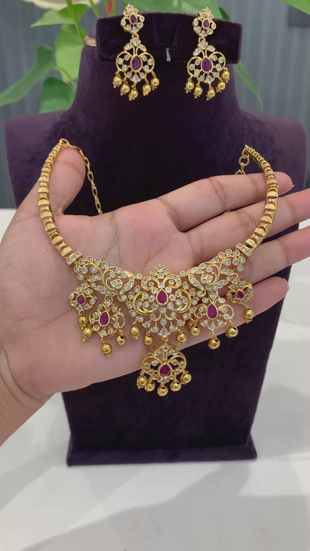 Beautiful kanti pattern necklace