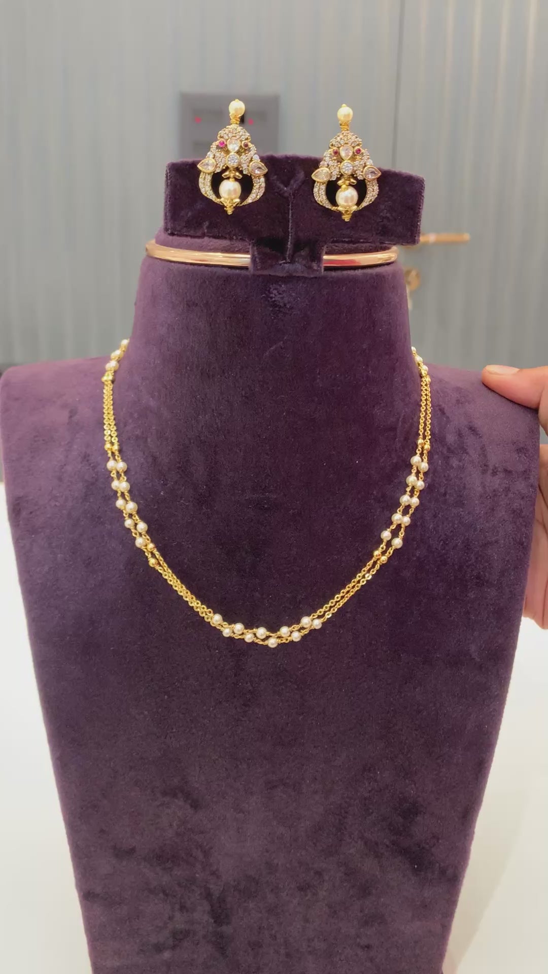 Beautiful customised chain with earrings