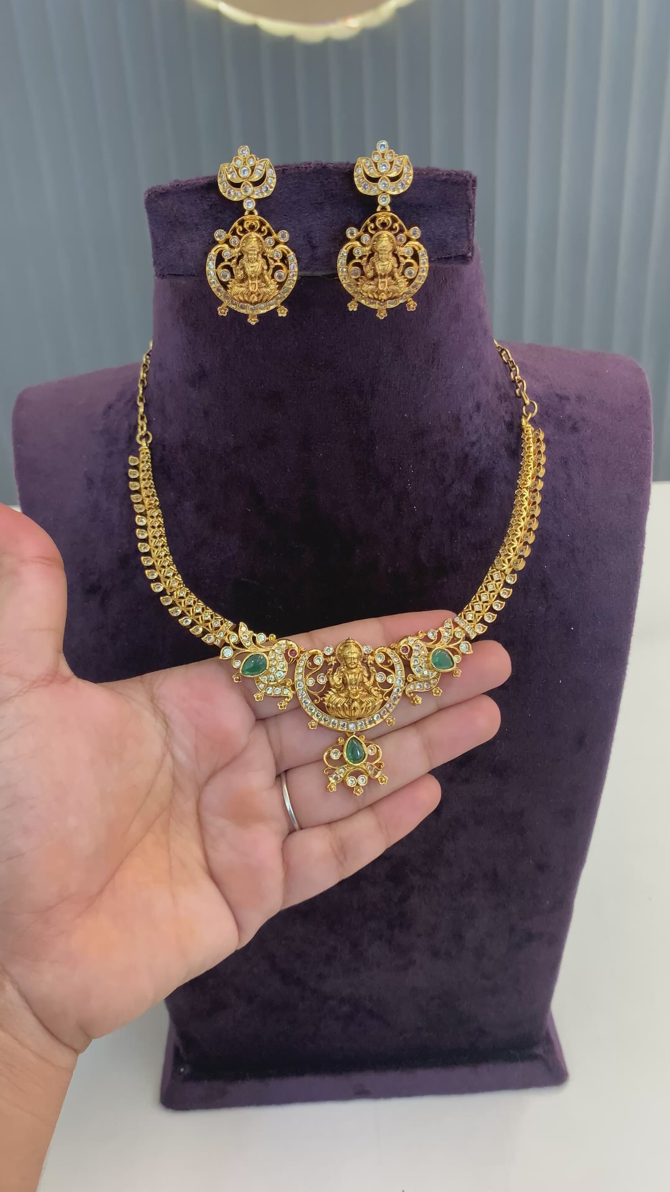 Beautiful necklace kanti pattern