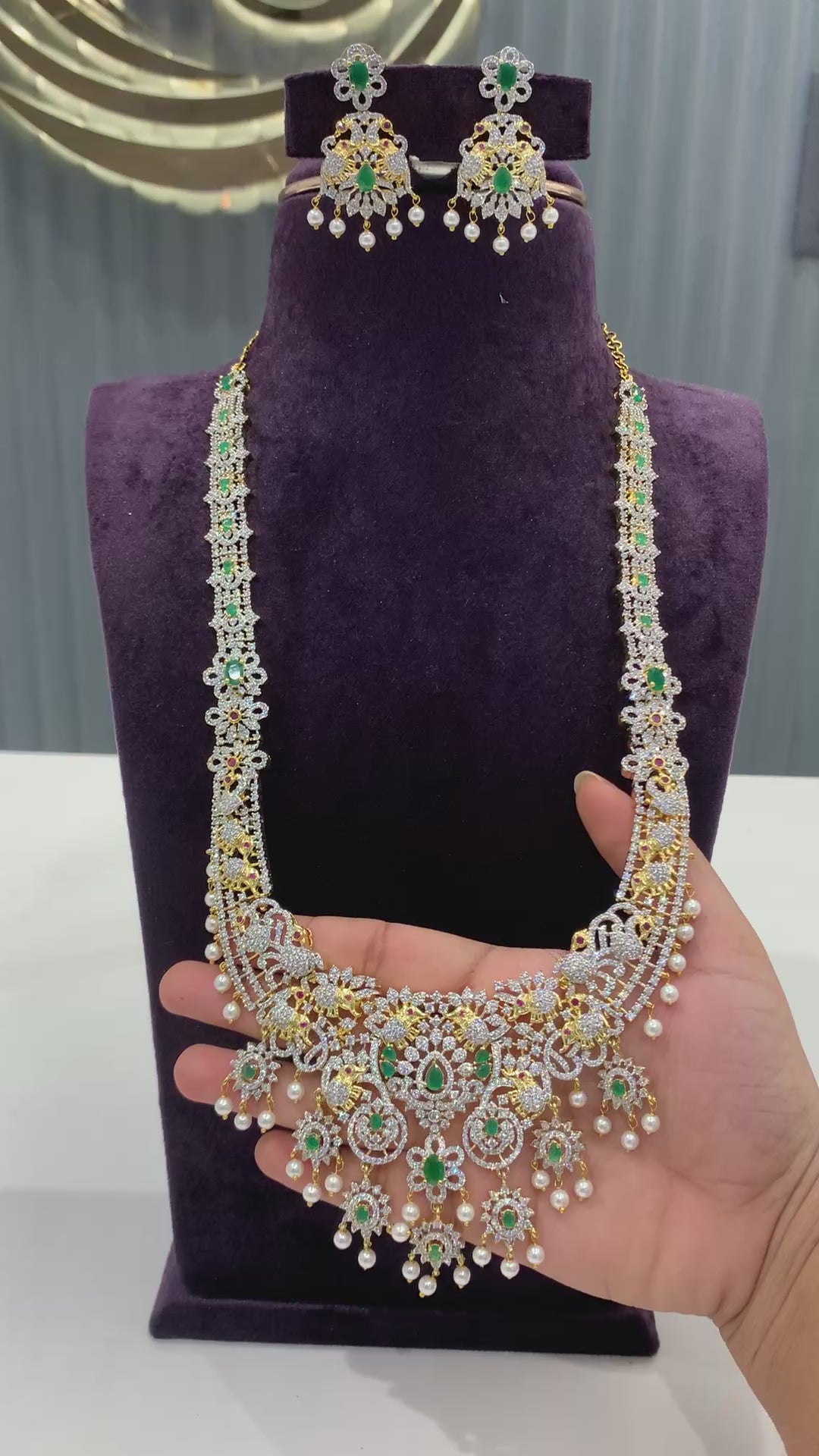 Beautiful unique pattern GJ polish long haram with green stone