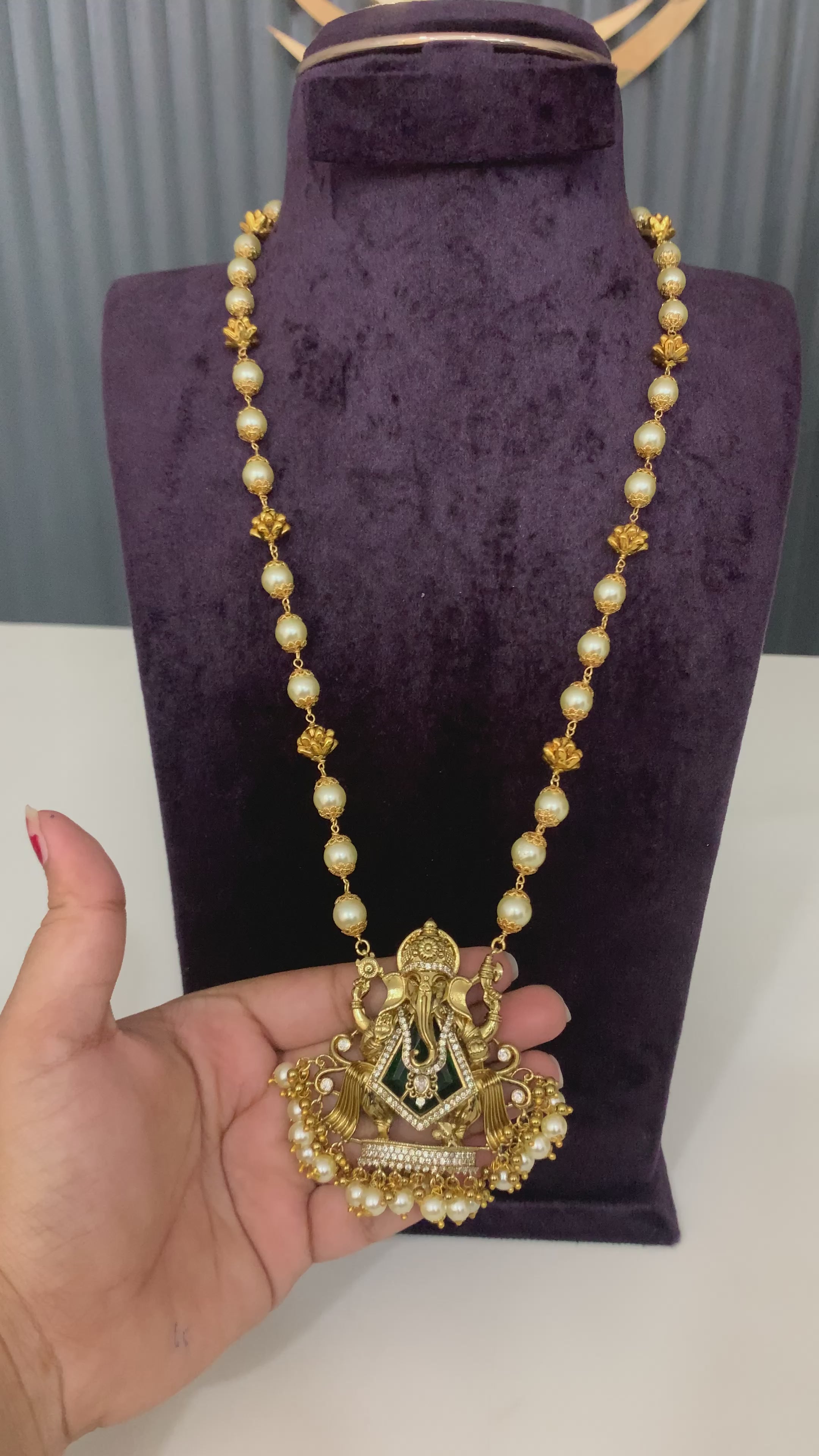 Beautiful beads set with ganesh pendent