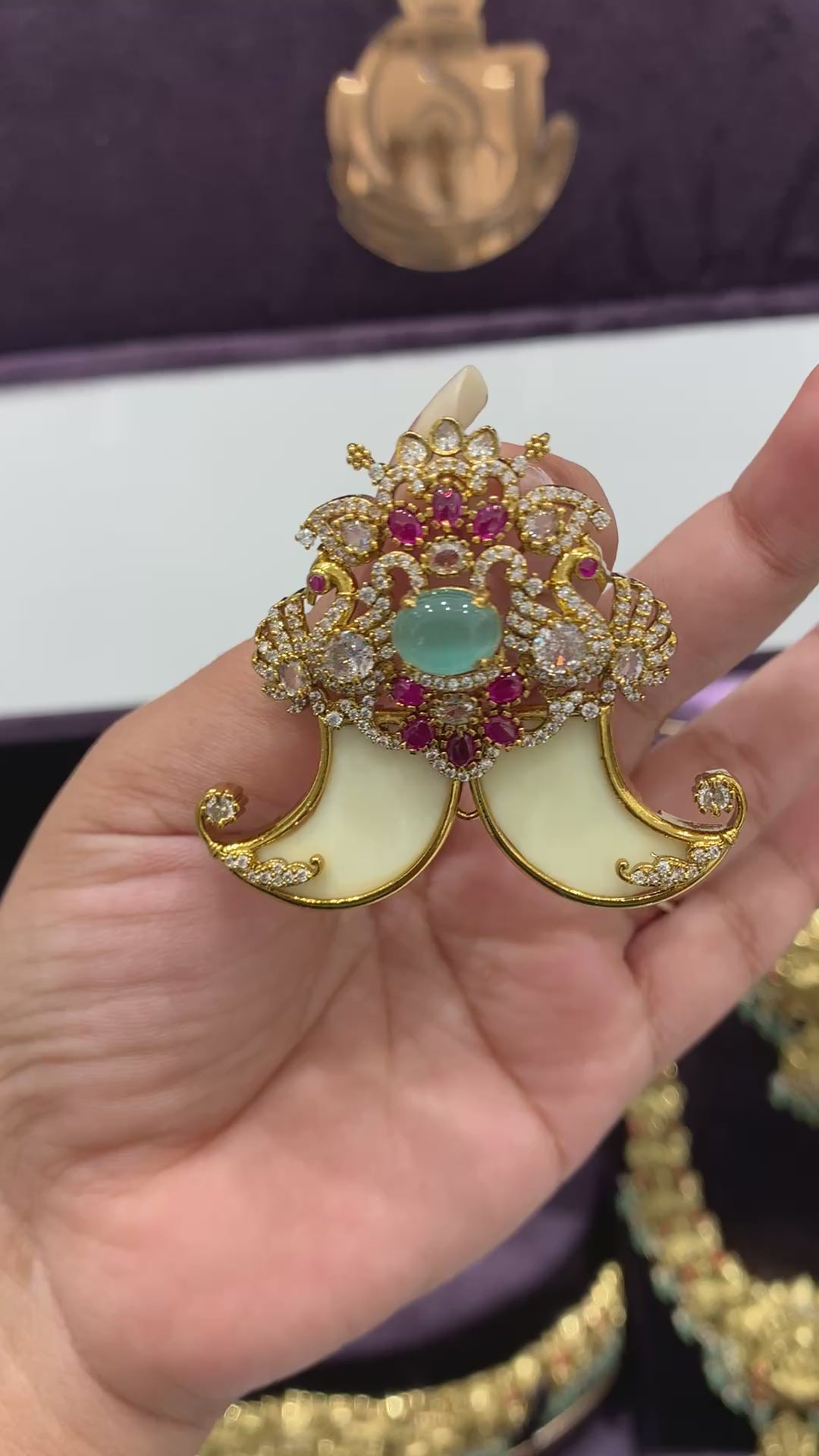 Beautiful tiger nail with back hook