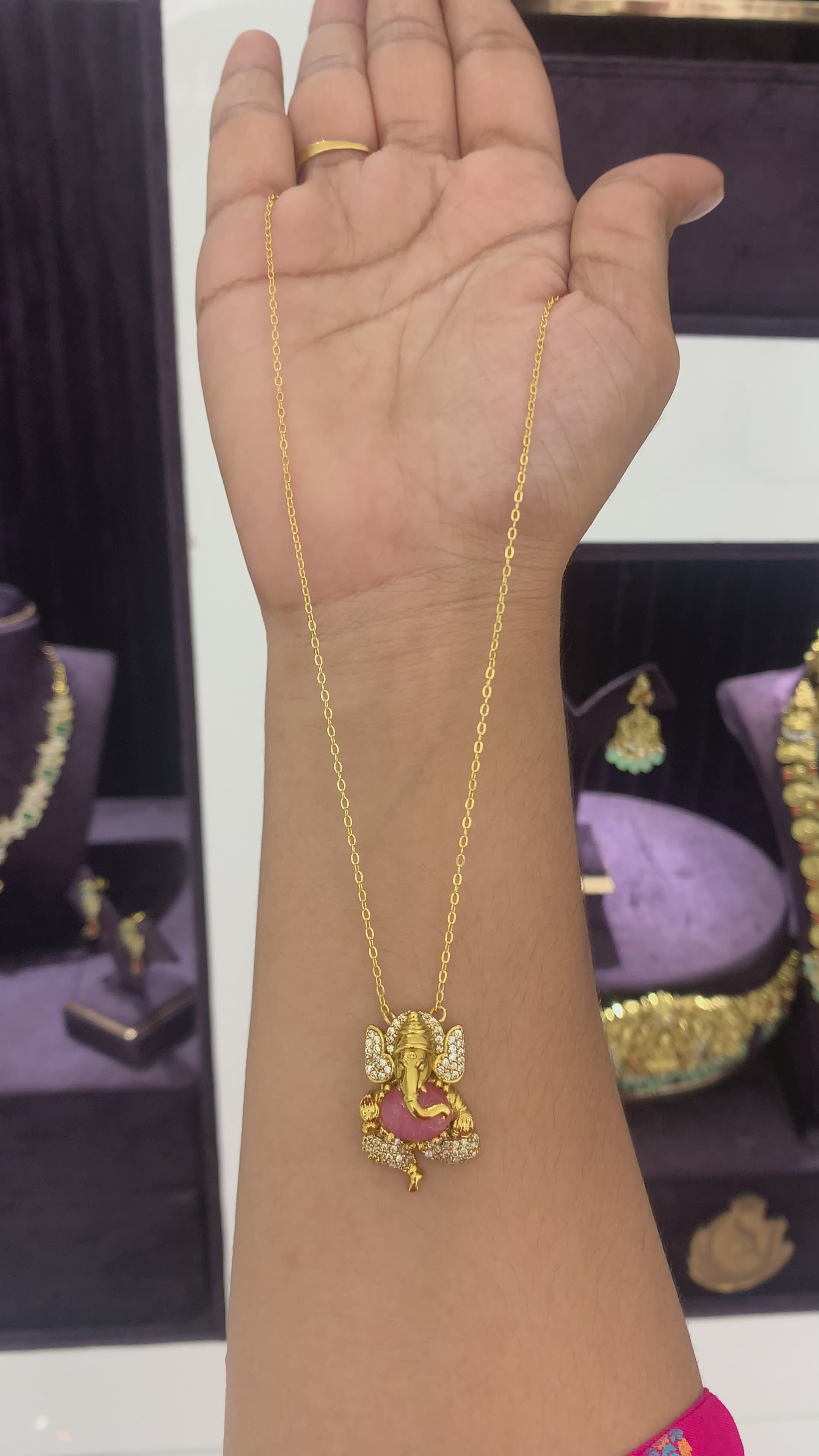 Pink Stone Vinayaka locket with simple chain