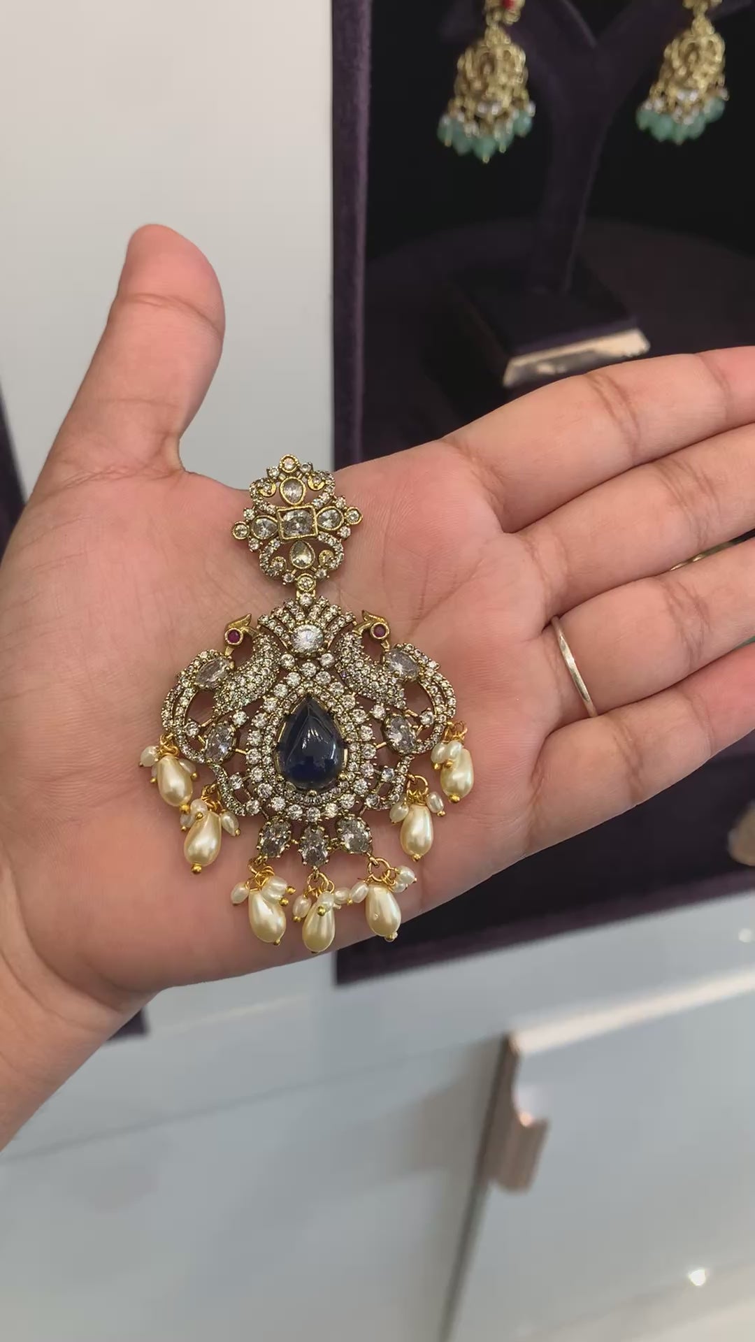 Beautiful locket with back hook