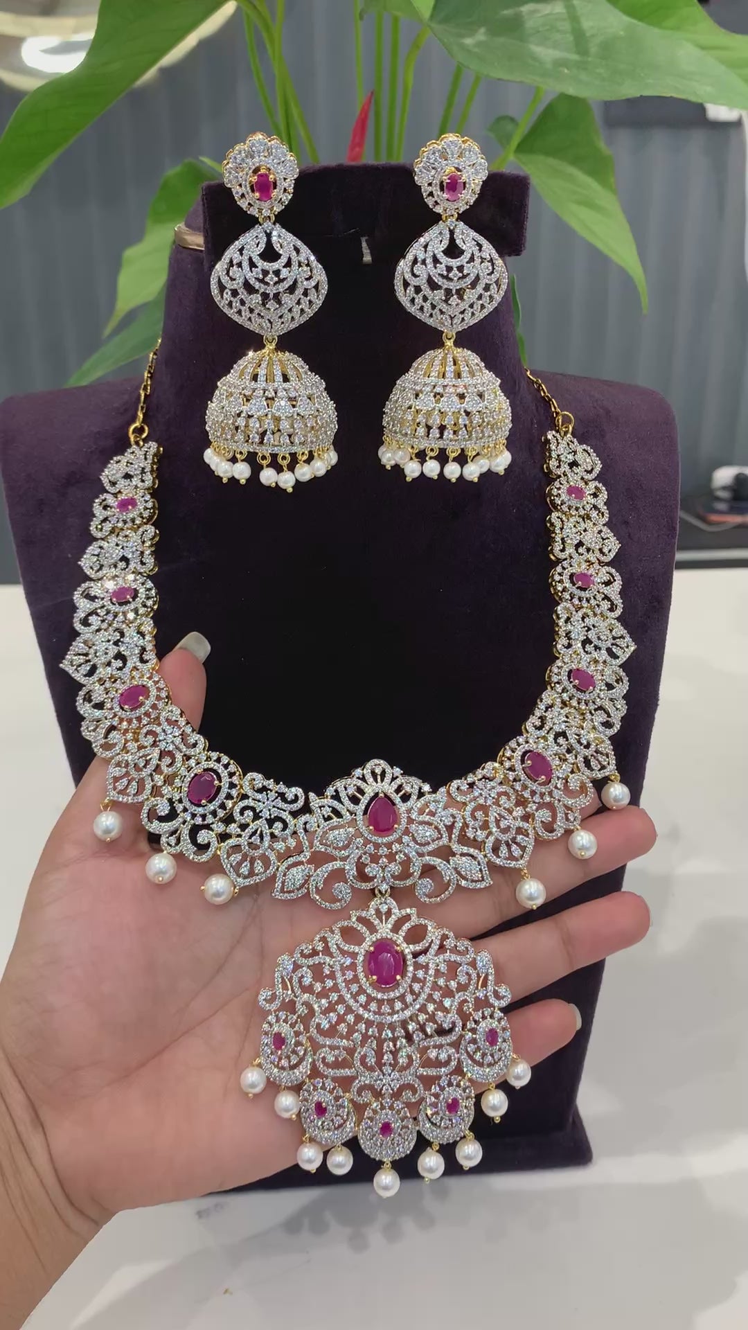 Beautiful GJ heavy nd premium neckset