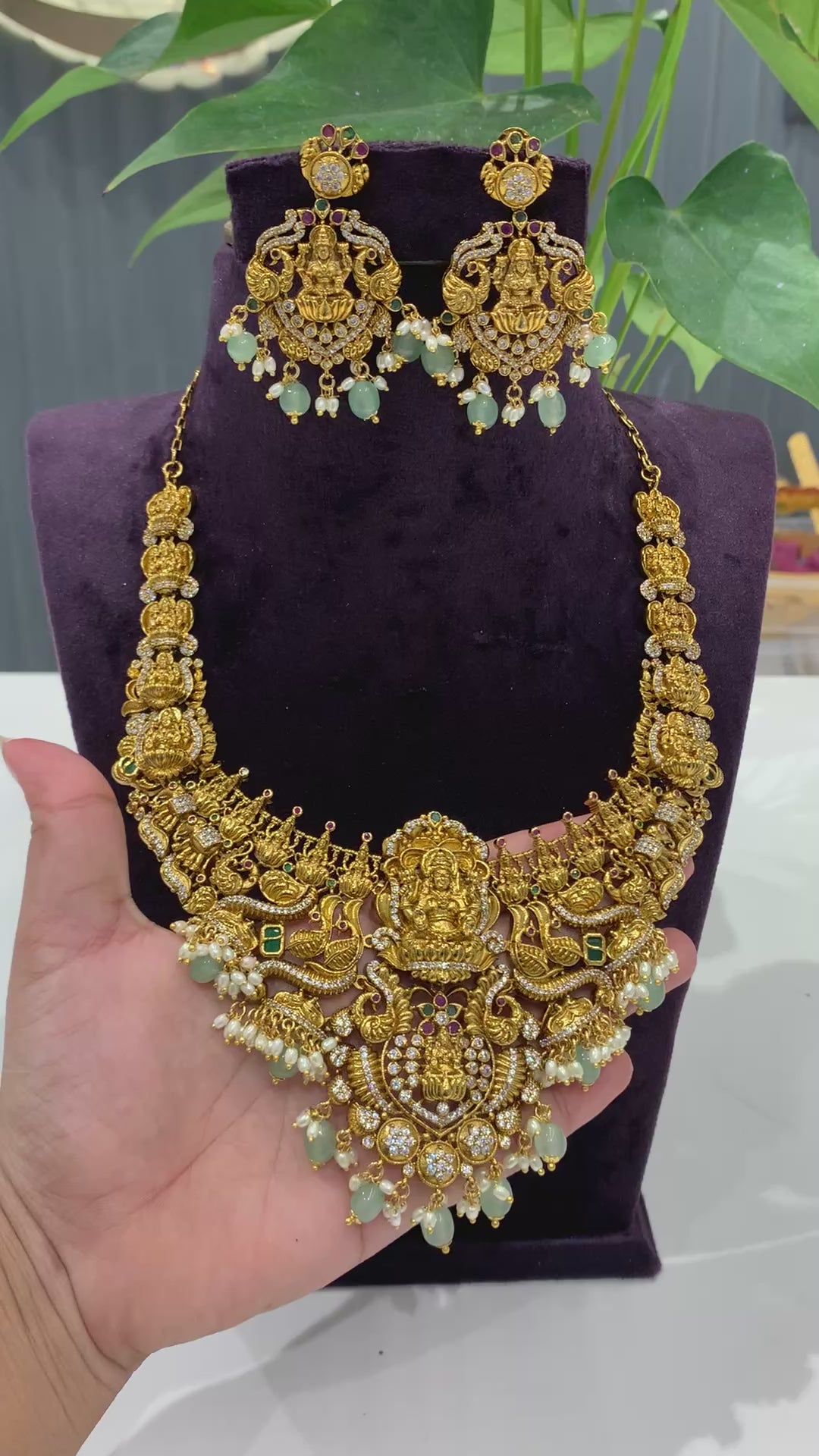 Beautiful short necklace