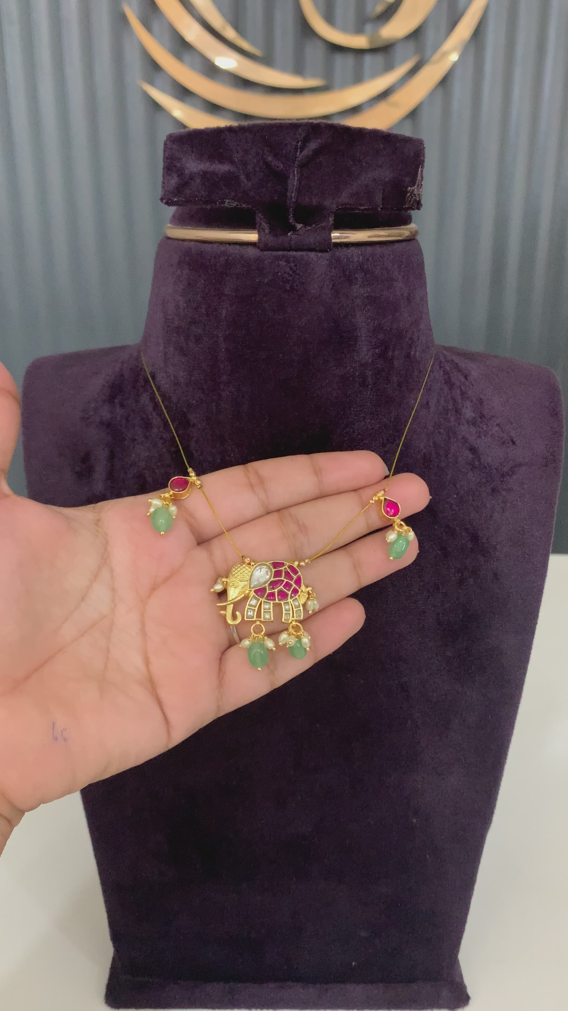 Trendy invisible chain