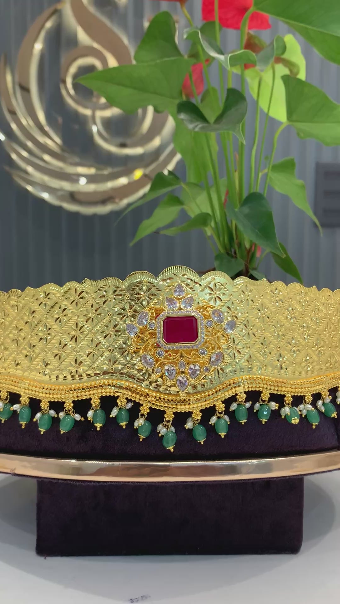 Beautiful vadanam with uncut stone locket