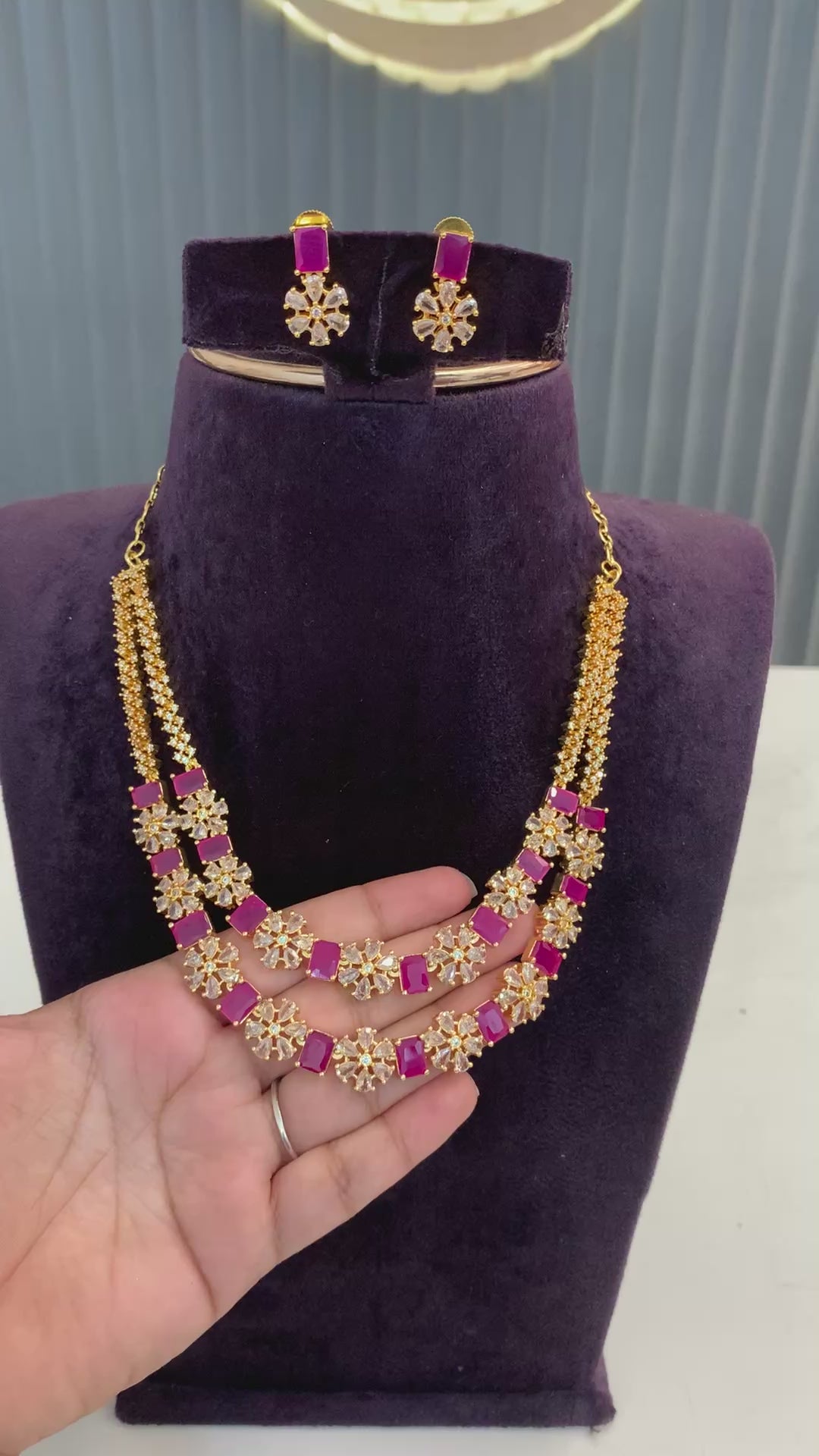 Beautiful 2 step necklace