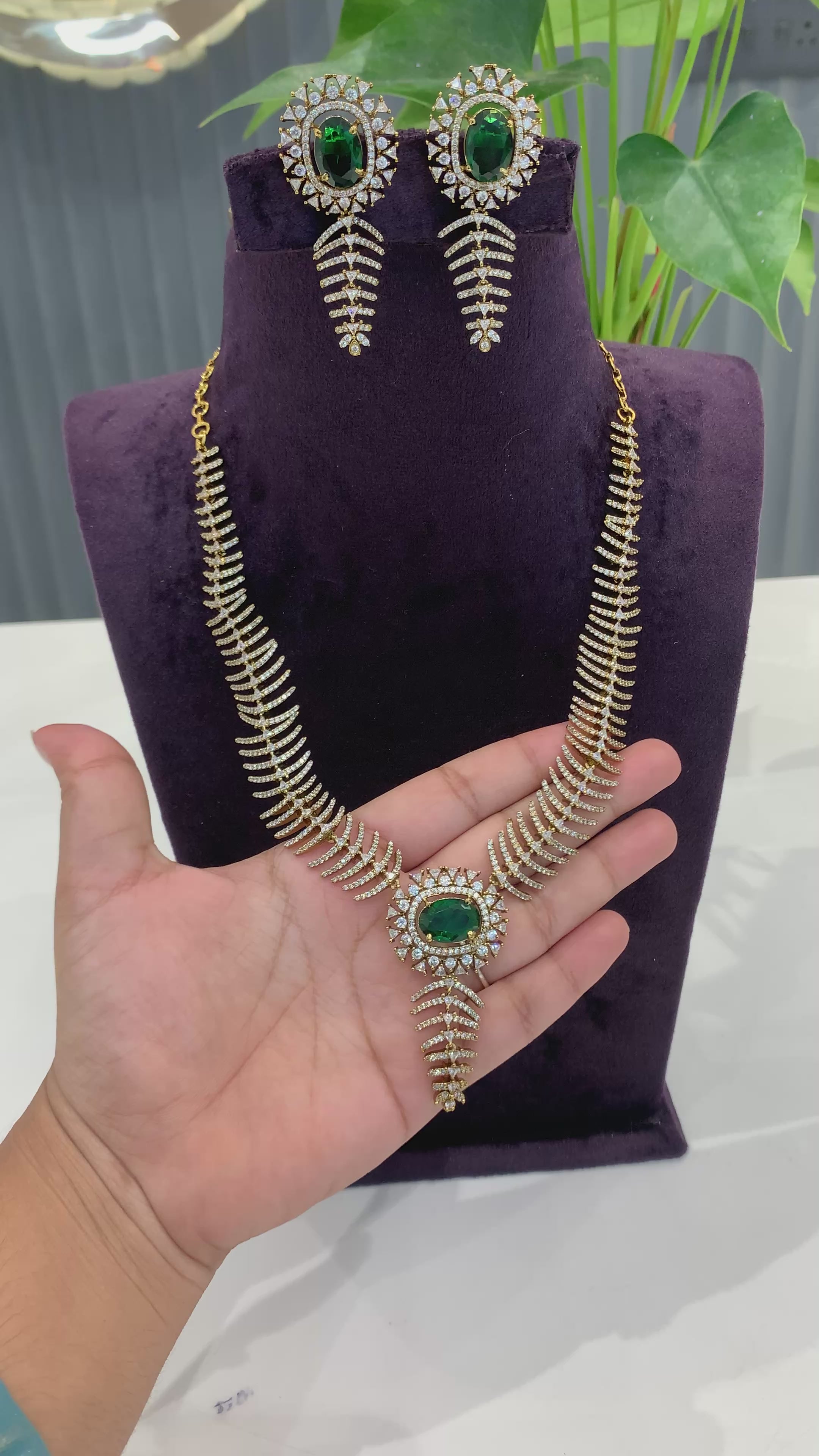 Beautiful nd stylish necklace