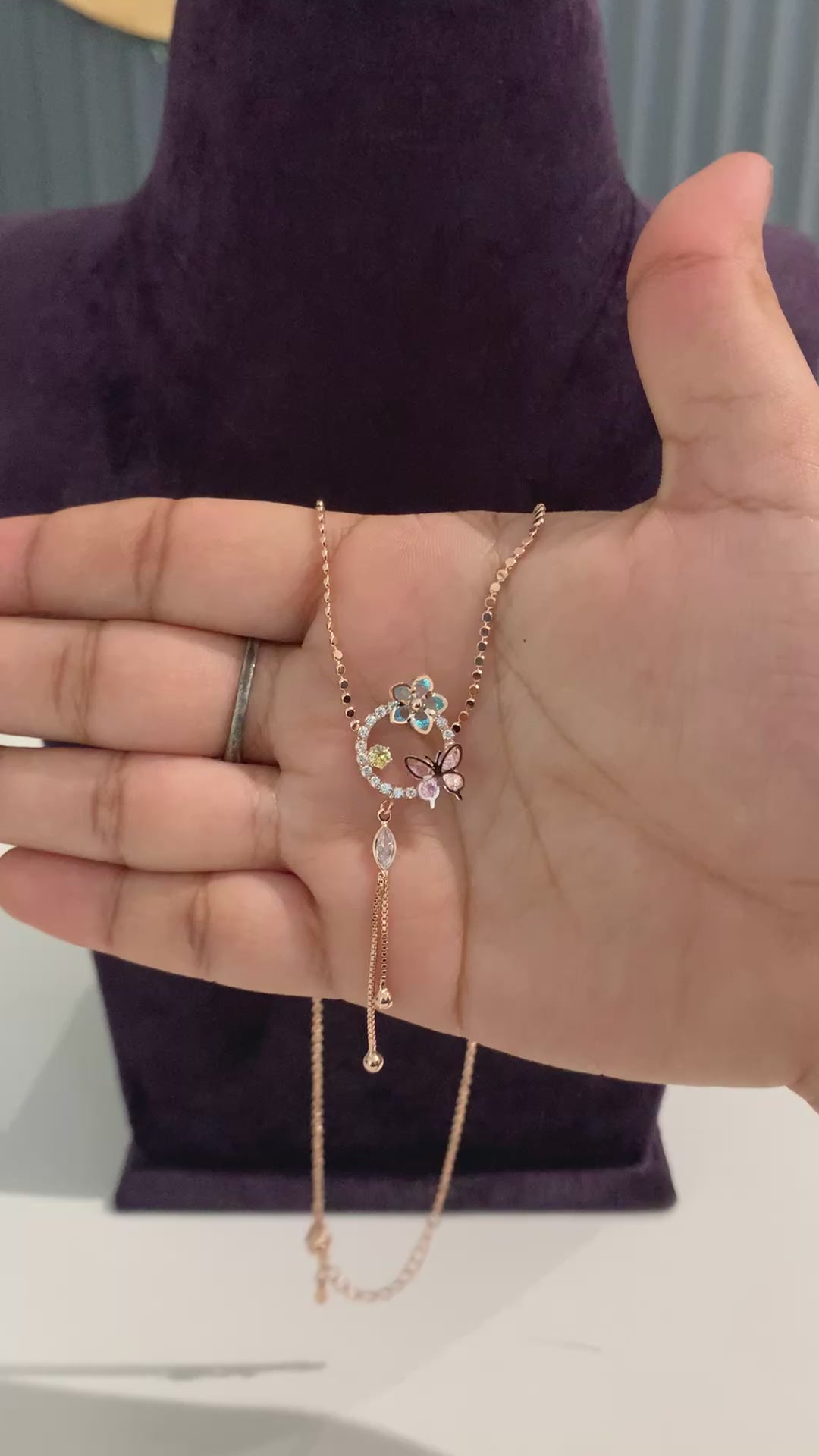 Beautiful rose gold polish necklace