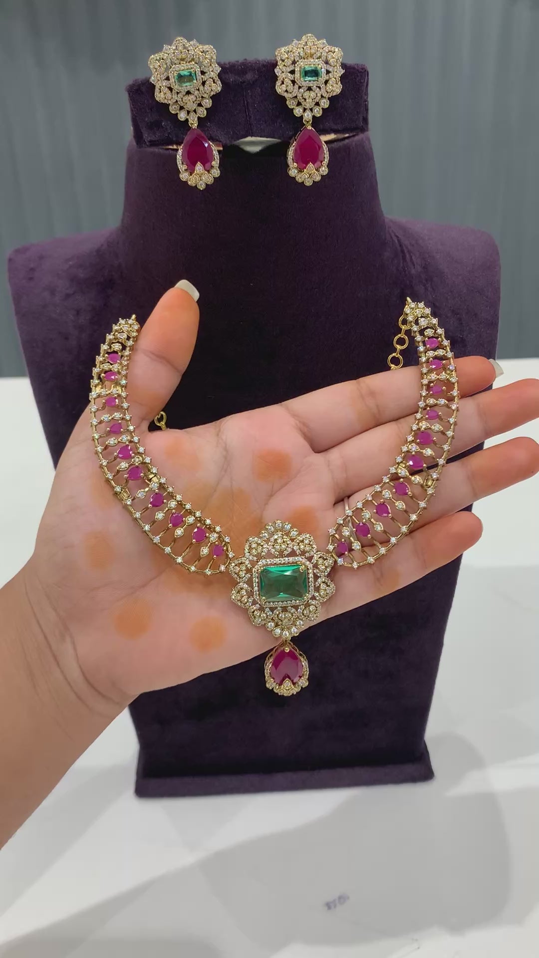 Beautiful trendy Kanti style necklace