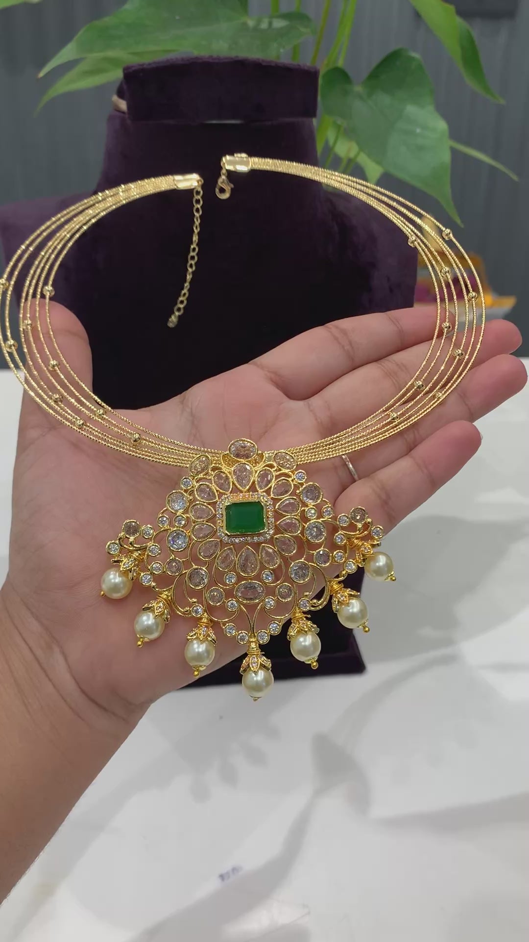 Beautiful trendy hasli set with beautiful pedant