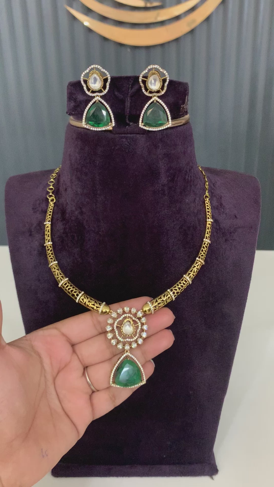 Beautiful celebrity inspire necklace