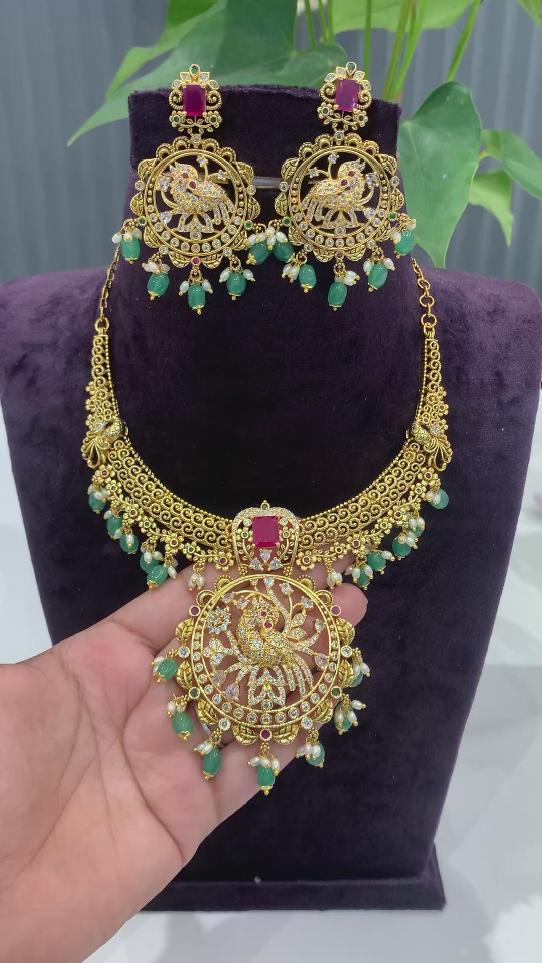 Beautiful kanti style necklace