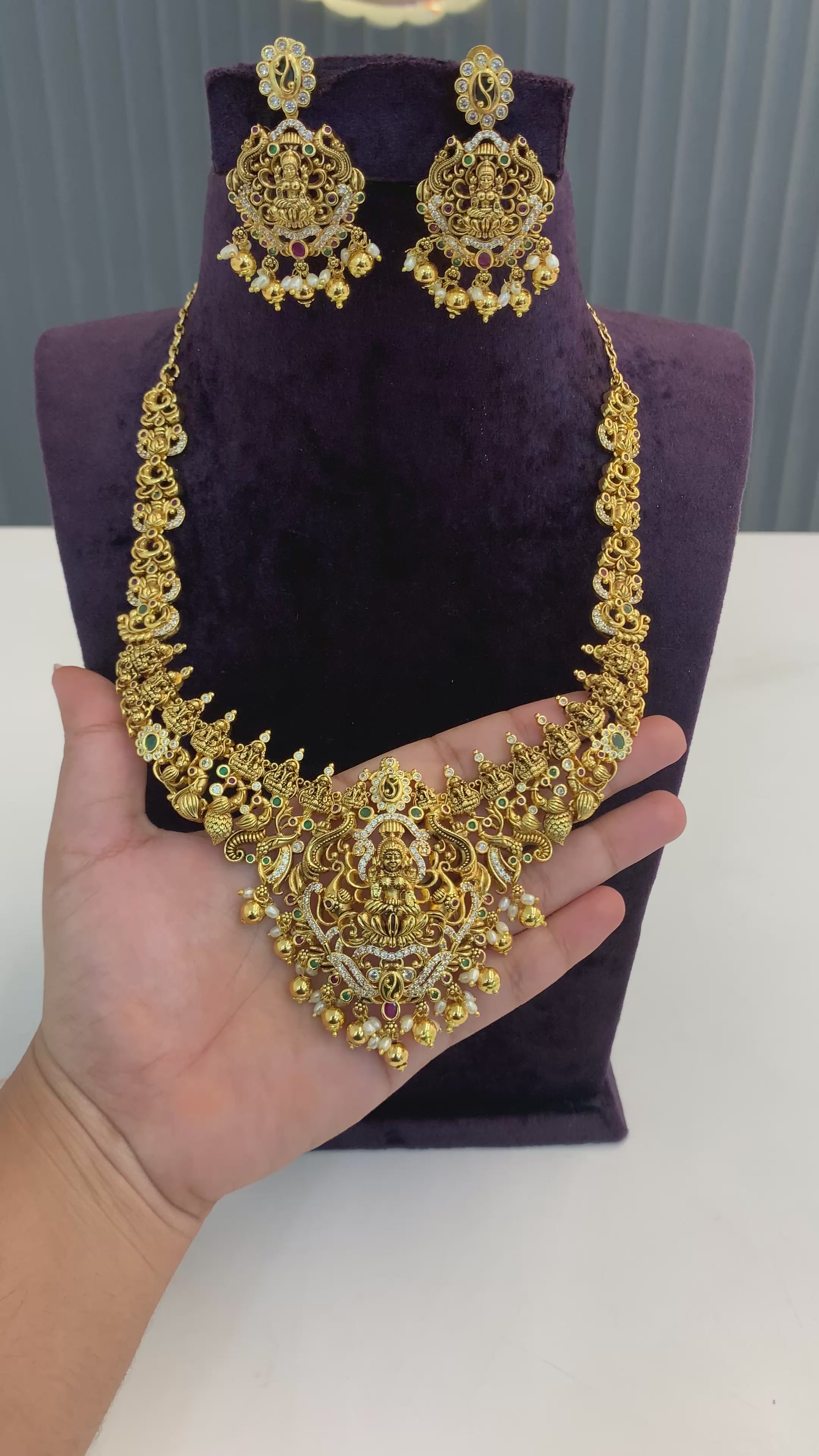 Beautiful nakshi short necklace