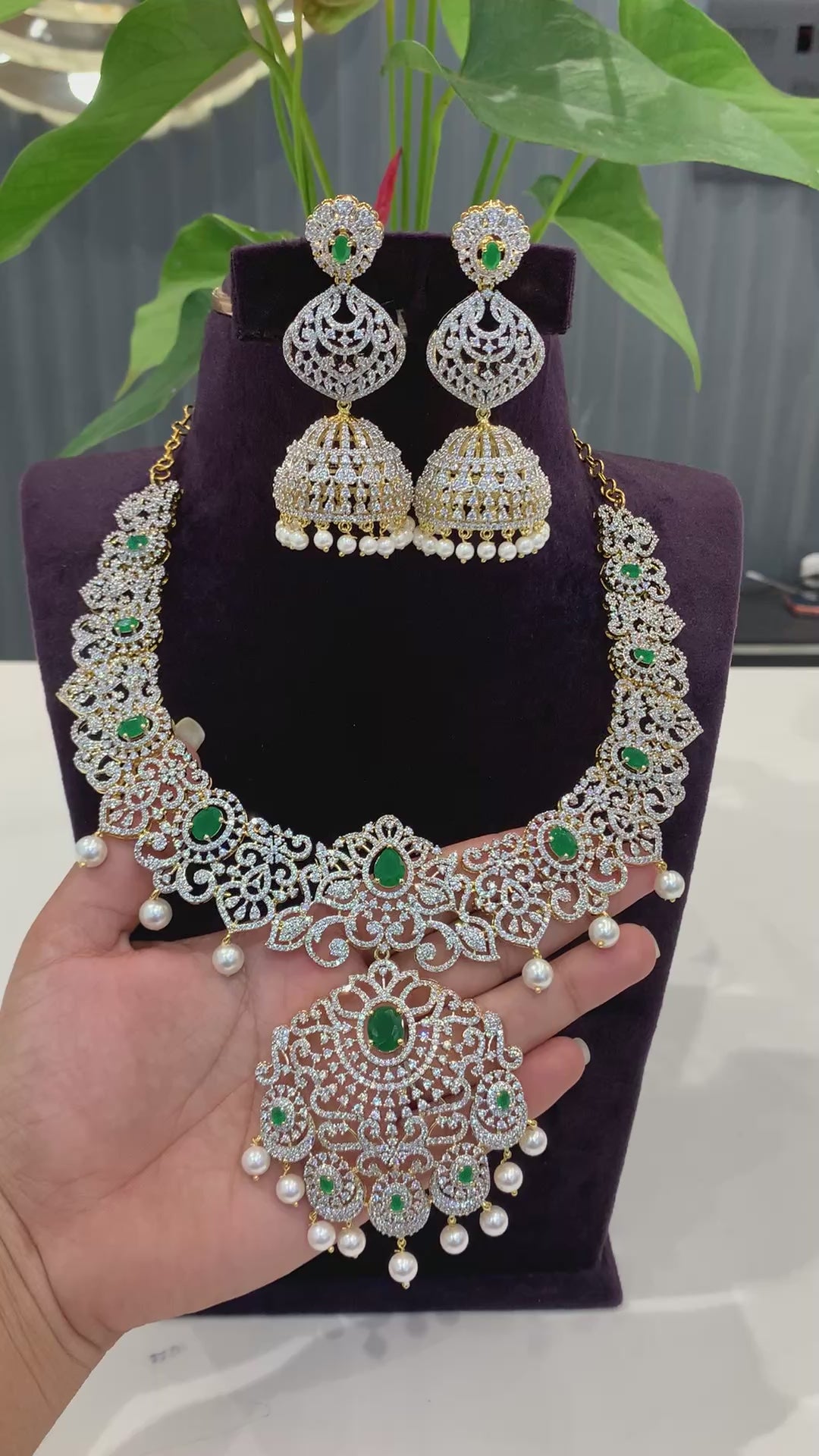 Beautiful GJ heavy neckset