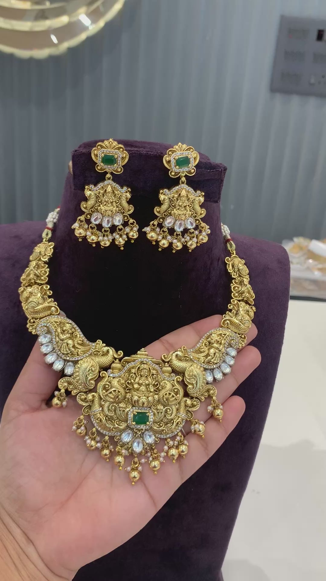 Beautiful 3D moissanite stone necklace
