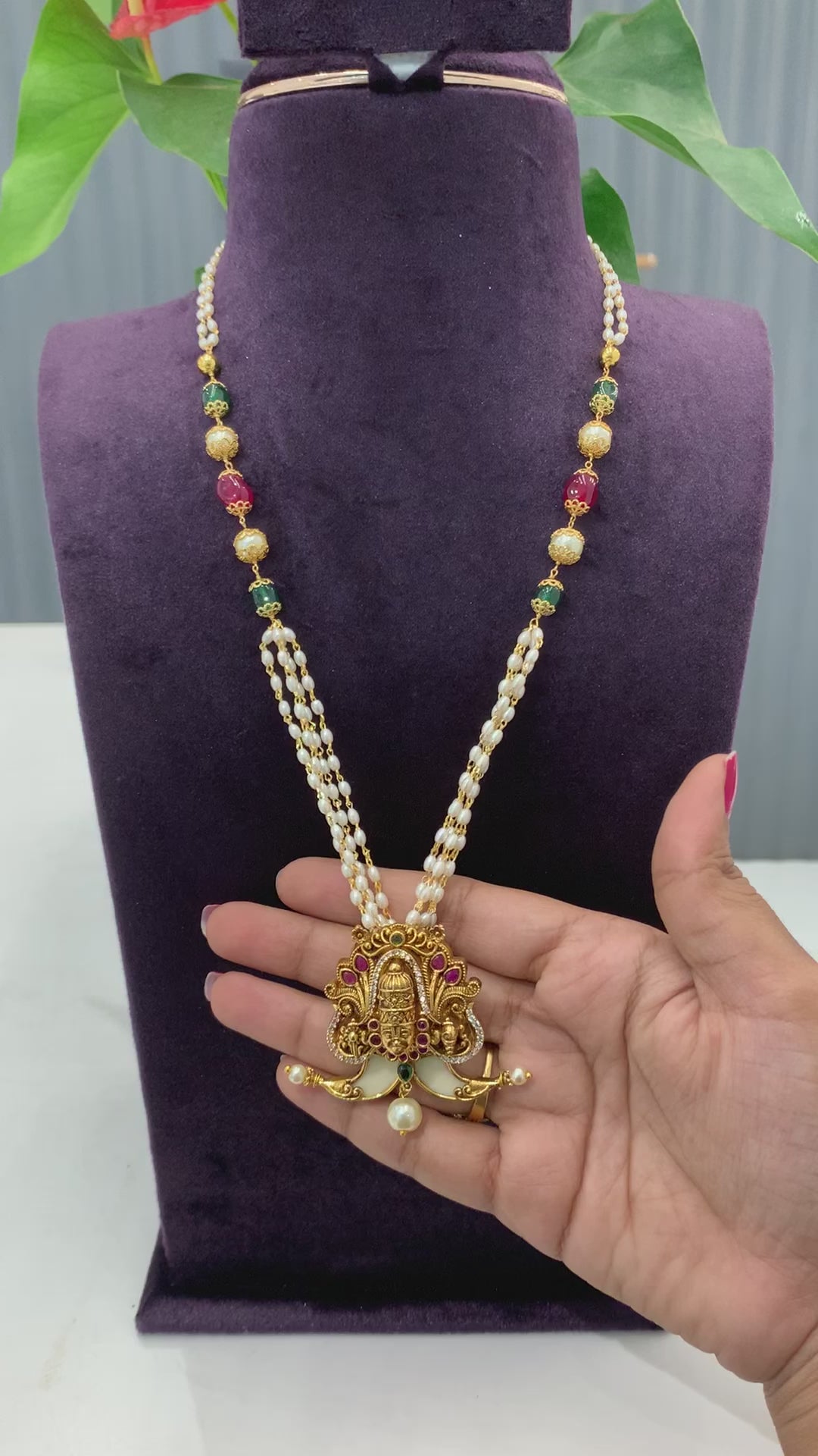 Beautiful Balaji Tigernail Locket with Whiteroll Chain