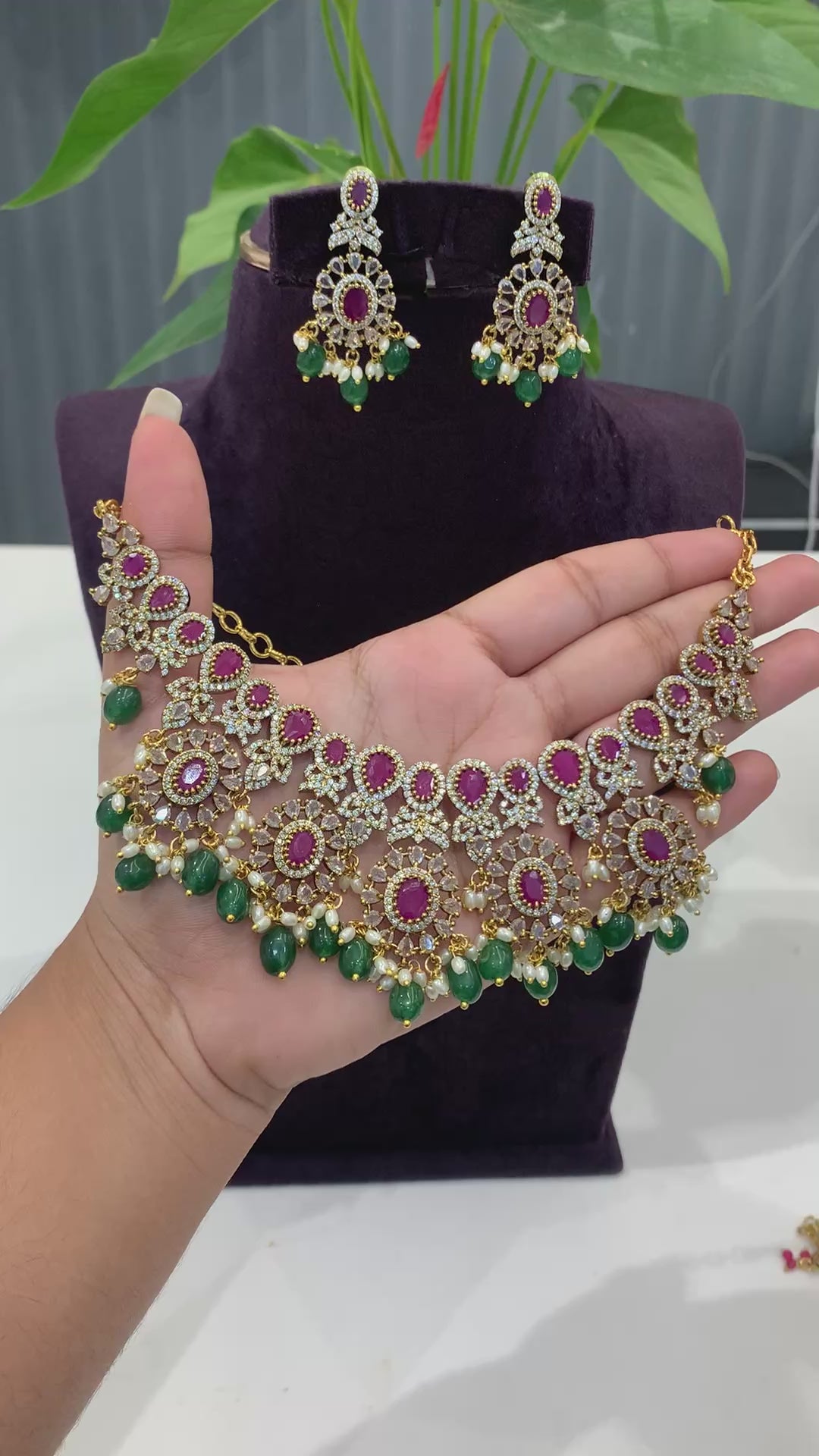 Beautiful mehandhi polish necklace