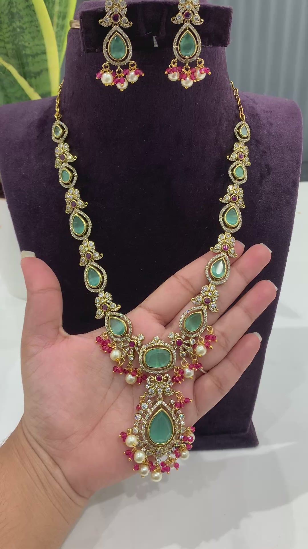 Beautiful trendy necklace