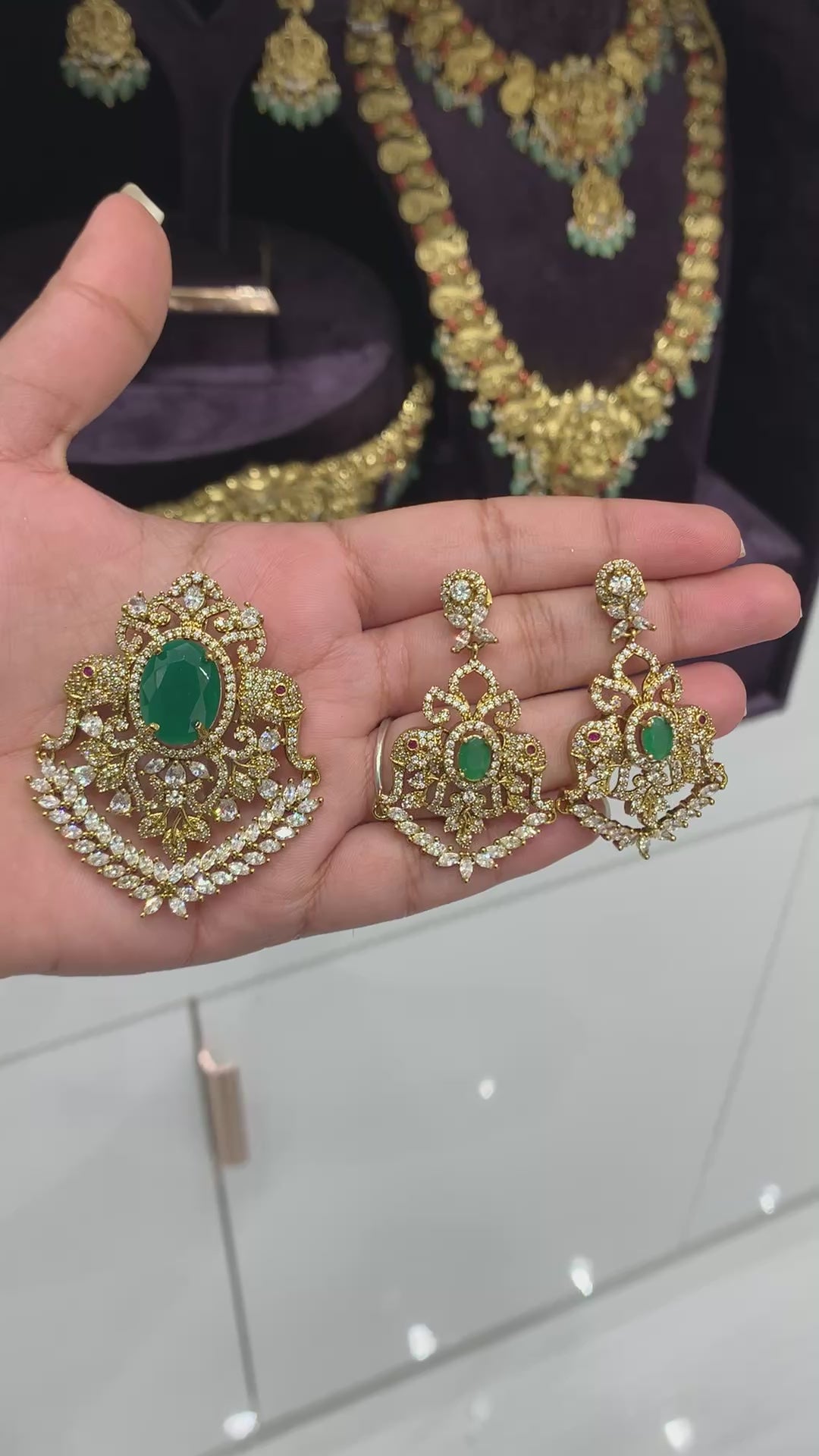 Beautiful pendant set with earrings and back hook