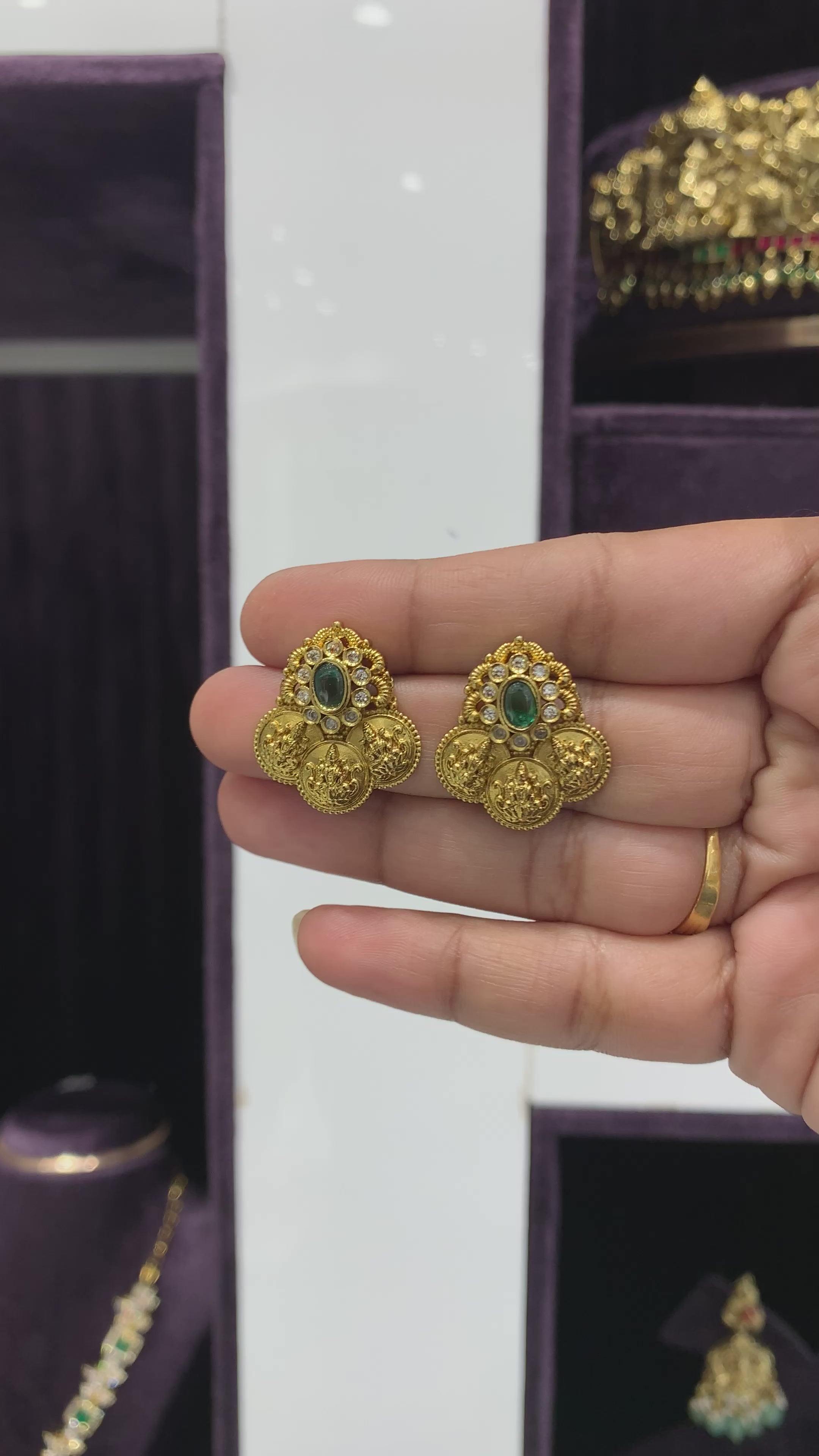 Kasula Studs
