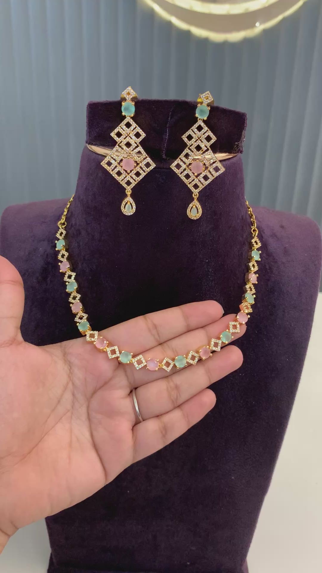 Beautiful party wear necklace