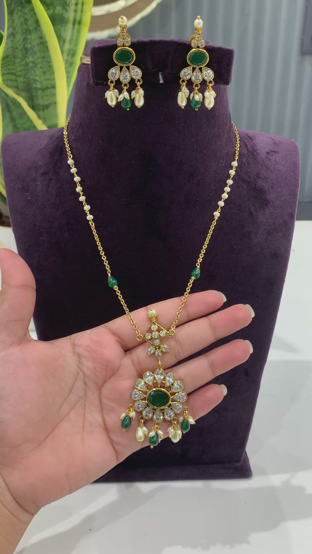 Beautiful chain set